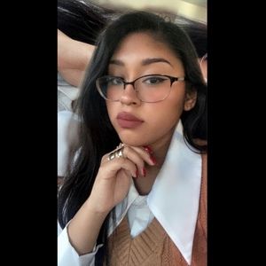 Meet your Posher, Leah